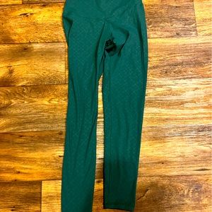Medium Shefit leggings! Hunter Green! Great condition ! Size medium